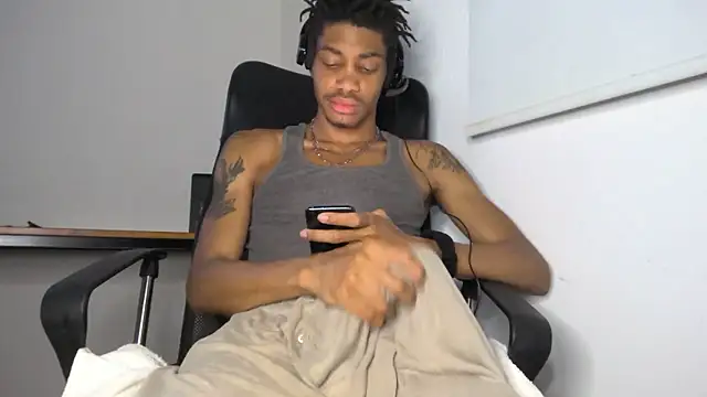 Show de BlackBullTitus na webcam