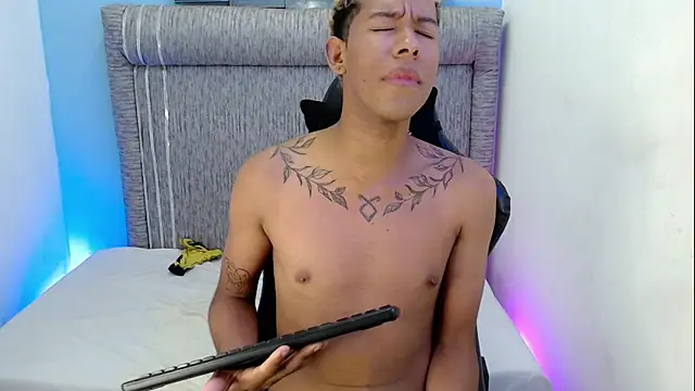 Chat XXX ao vivo de Taylerr_18