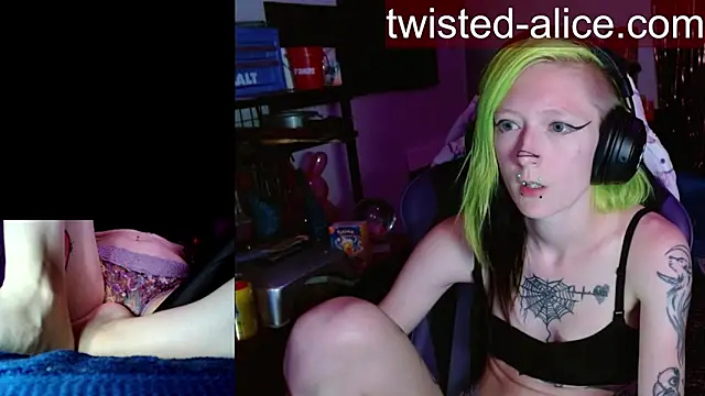 Twisted_Alice live XXX chat