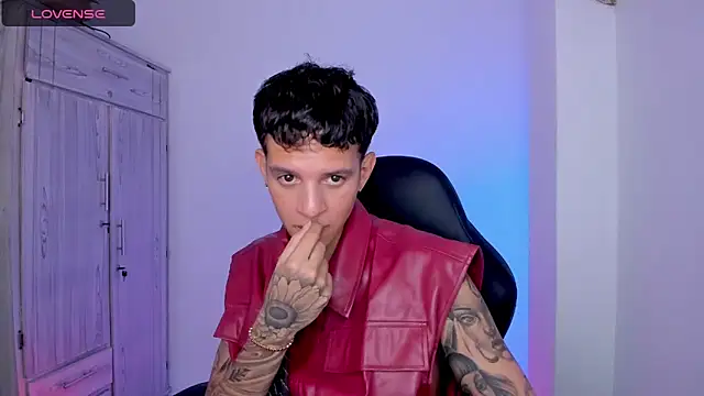 tylernova 即時 XXX 聊天