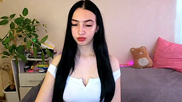 WildKittenX_ Adlı Modelin Canlı XXX Sohbeti