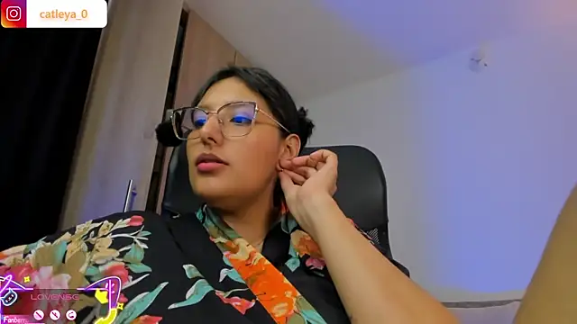 catleya_0 Adlı Modelin Canlı XXX Sohbeti