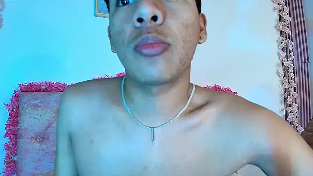 Show de noa_hot69 na webcam