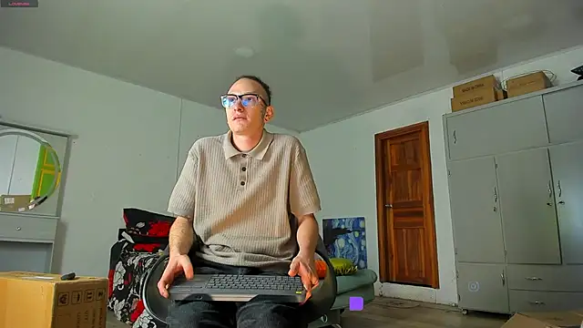 MrShaggy 在線直播表演