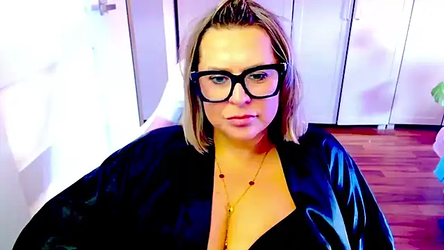 Chat +18 de teaseDiana ao vivo