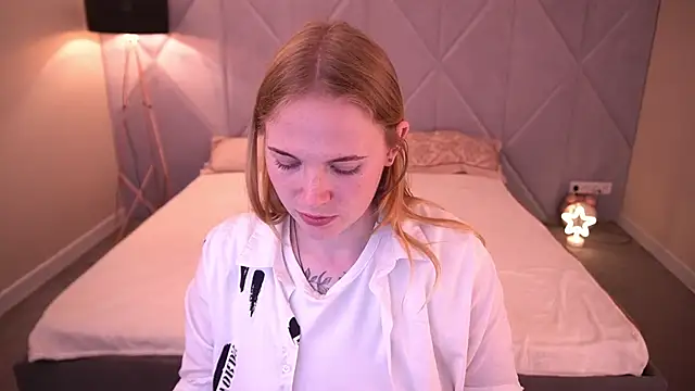 NikkyReyyy's Live XXX Chat