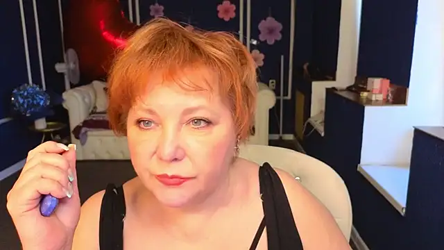 Kira_Kenett Adlı Modelin Canlı XXX Sohbeti