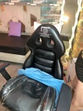 kaelwolf_tay Show in webcam