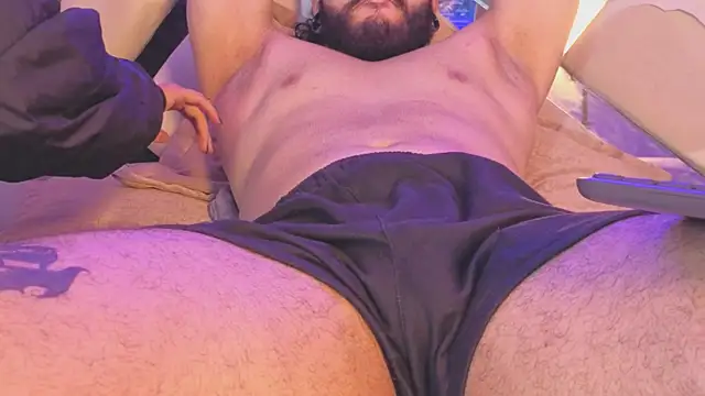 Benny_and_Mark's Live XXX Chat