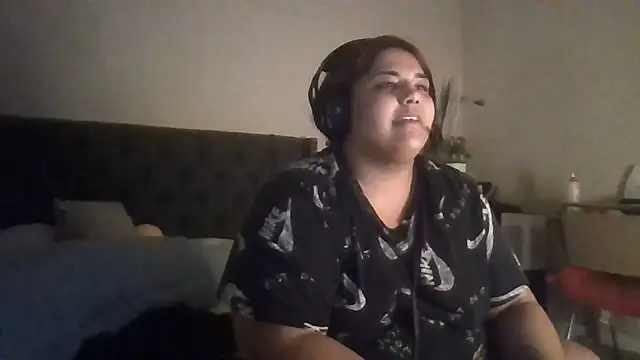 1n0nlythroat's Live XXX Chat