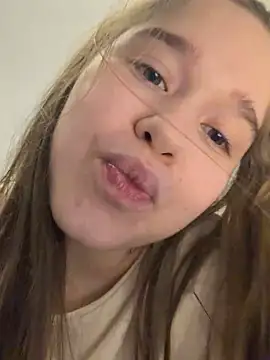 HornyGirlH's Live XXX Chat