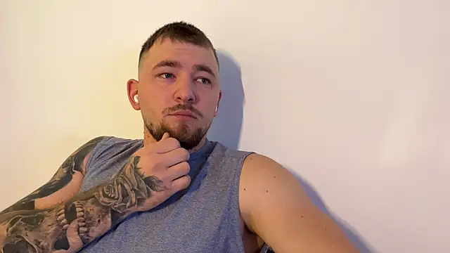 BLue_eyed_Bully Chat XXX in diretta