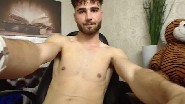 KyloEast Webcam Show