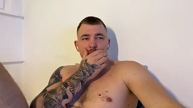 BLue_eyed_Bully's Live XXX Chat