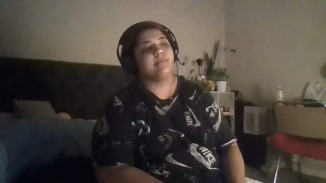 1n0nlythroat live XXX chat