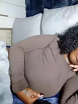 Chat +18 de QUEENZAZA ao vivo
