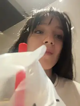 MiaTee 在線直播表演