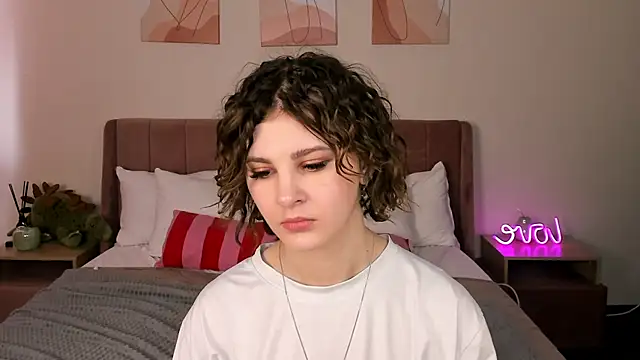 Kira__Fluffy Webcam-Show