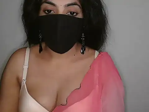 Reddy_Trisha élő XXX-chatje