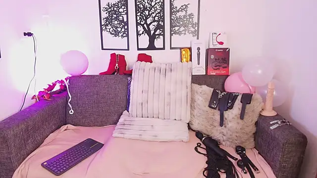 Angelabrowm Show in webcam