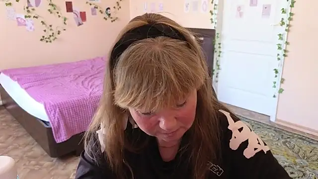 Melania_Cook Adlı Modelin Canlı XXX Sohbeti