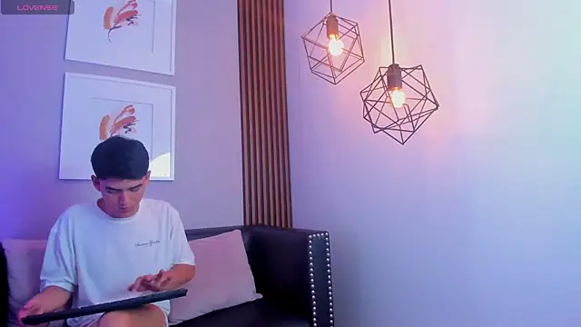 Bratzboys: απευθείας συνομιλία ΧΧΧ
