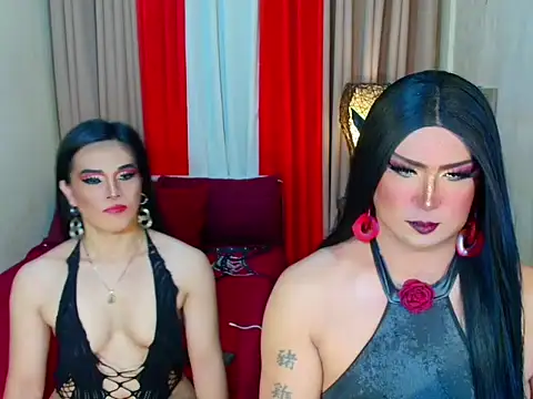 Incredible_Shemale: διαδικτυακό σόου στην κάμερα