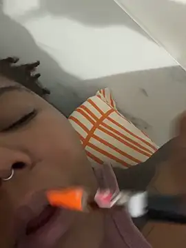 Goddess_Nafeeshan Webbikameraesitys