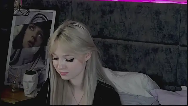 Chat XXX en directo de Shy_Barbie