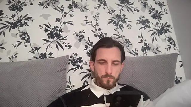 Big8inchUncutCock Webcam Show
