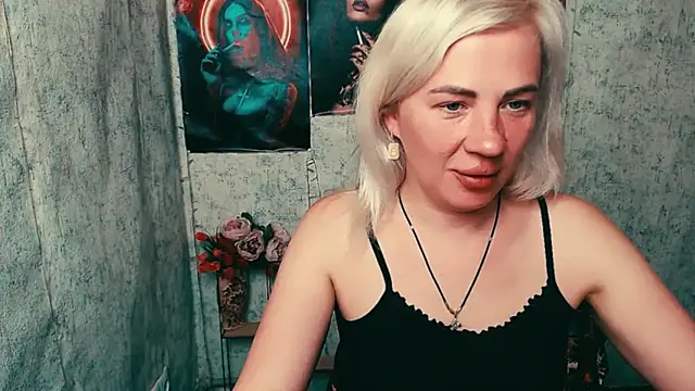 XXX chat uživo modela EmmaCat_
