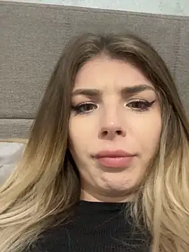 AishaDiamonds élő XXX-chatje