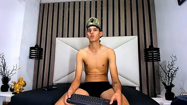 Pit_Ross Live XXX Chat