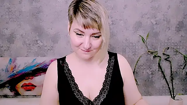 Djullia Live XXX-chat