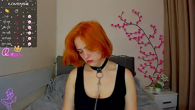 DellaRows' Live XXX Chat