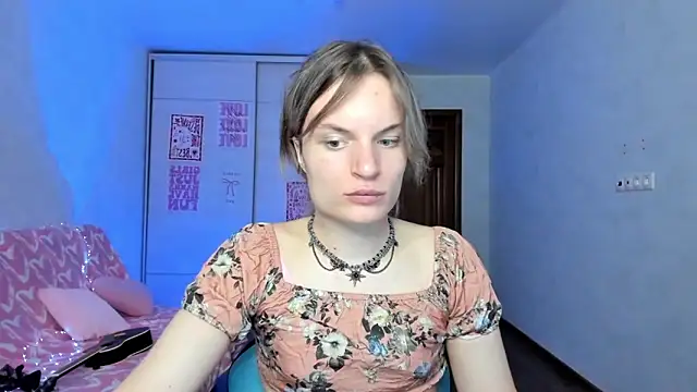 Вебкам-шоу milliKira006