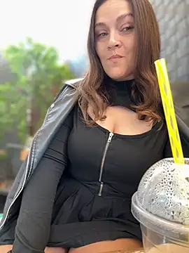 Show modela CrazyTori na web-kameri