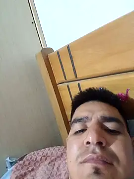latino17's Webcam Show