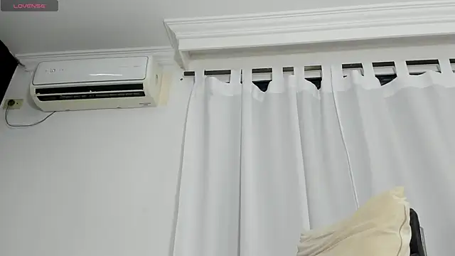 Mia_hornny_ Webcamshow