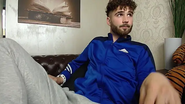KyloEast Webcam show