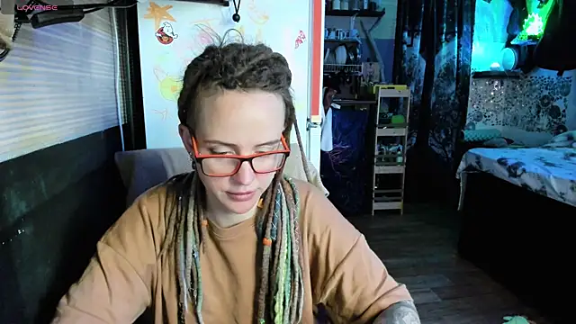 XXX chat uživo modela LisaFoxy_y