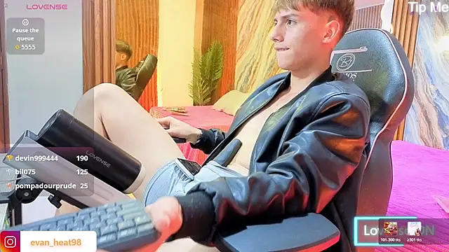 EVAN_TAY Show Webcam