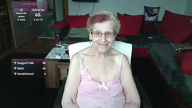 HeisseomaOriginal's Live XXX Chat