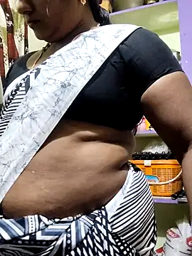 yamini1431's Live XXX Chat