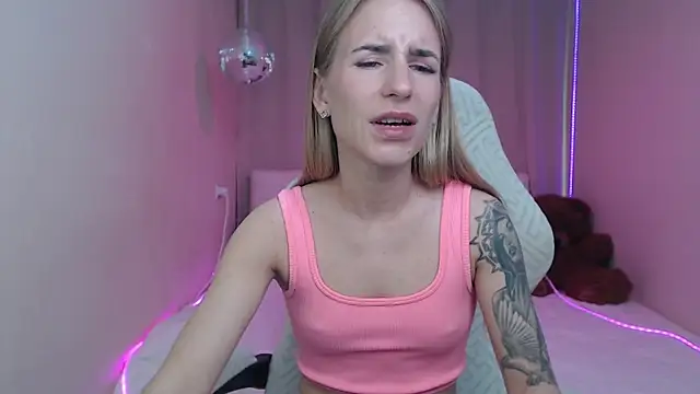 DeboraHorny's Live XXX Chat