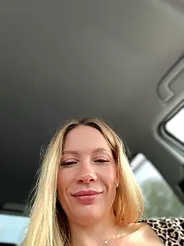 LavenderHot's Live XXX Chat