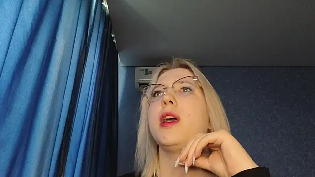 HotBrandyX's Live XXX Chat