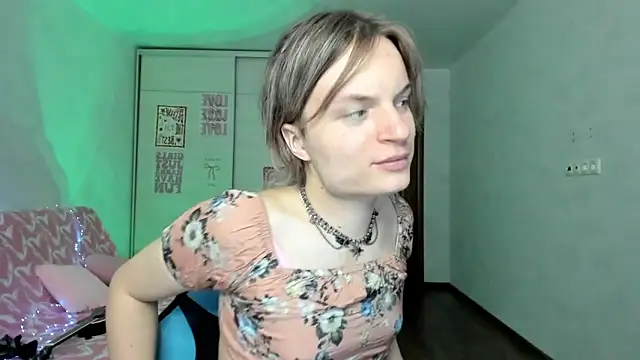 milliKira006 webcam show