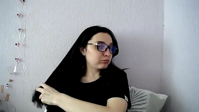 Shiny_gine's Live XXX Chat