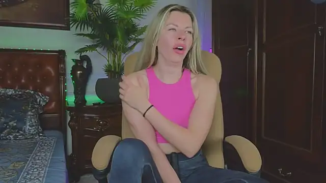 Real_Tini's Live XXX Chat